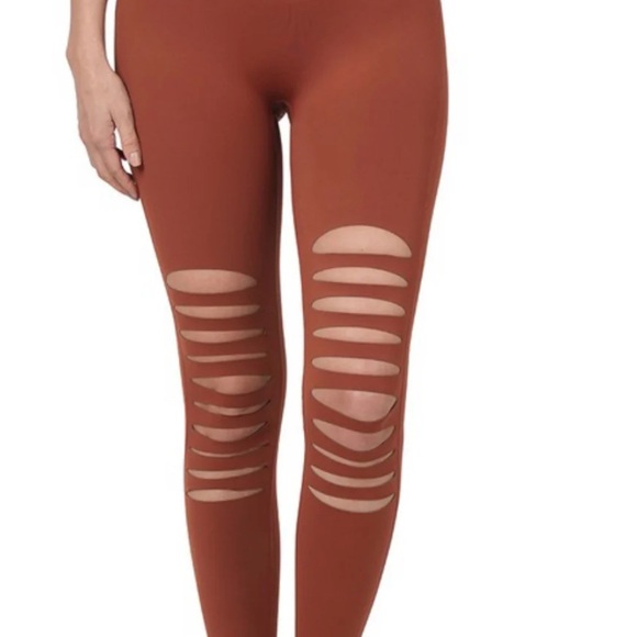 Zenana Clawed Rust Burnt Orange Leggings ~ Medium ~ NWT - Picture 1 of 4